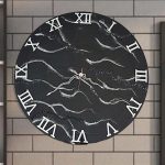 ساعت دیواری دست‌ساز رزینی با تم مشکی و طرح ماربل