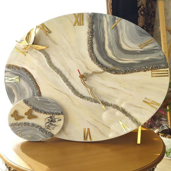 ساعت دیواری دست‌ساز رزینی کرم و طوسی