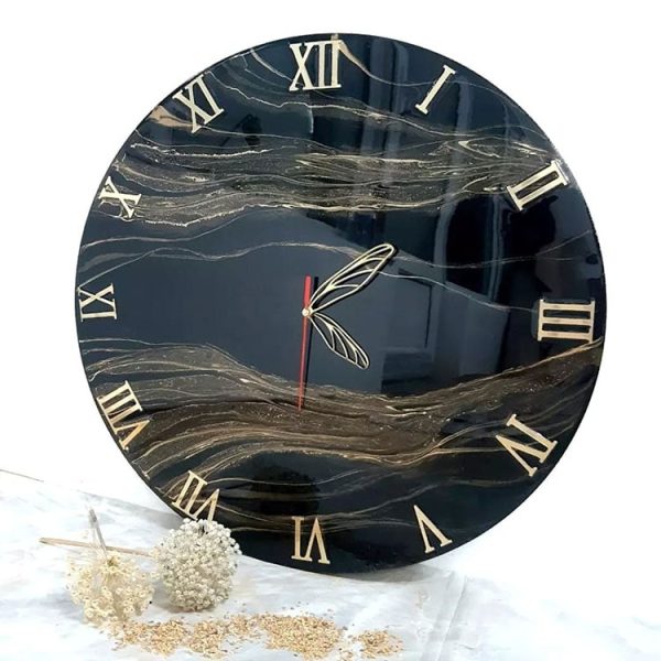 ساعت دیواری رزینی طراحی مشکی و طلایی