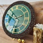 ساعت دیواری لاکچری سبز با قاب سنگی و کریستالی