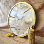 ساعت رزینی با تم طلایی