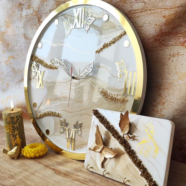 ساعت گرد با طرح شیک و طلایی